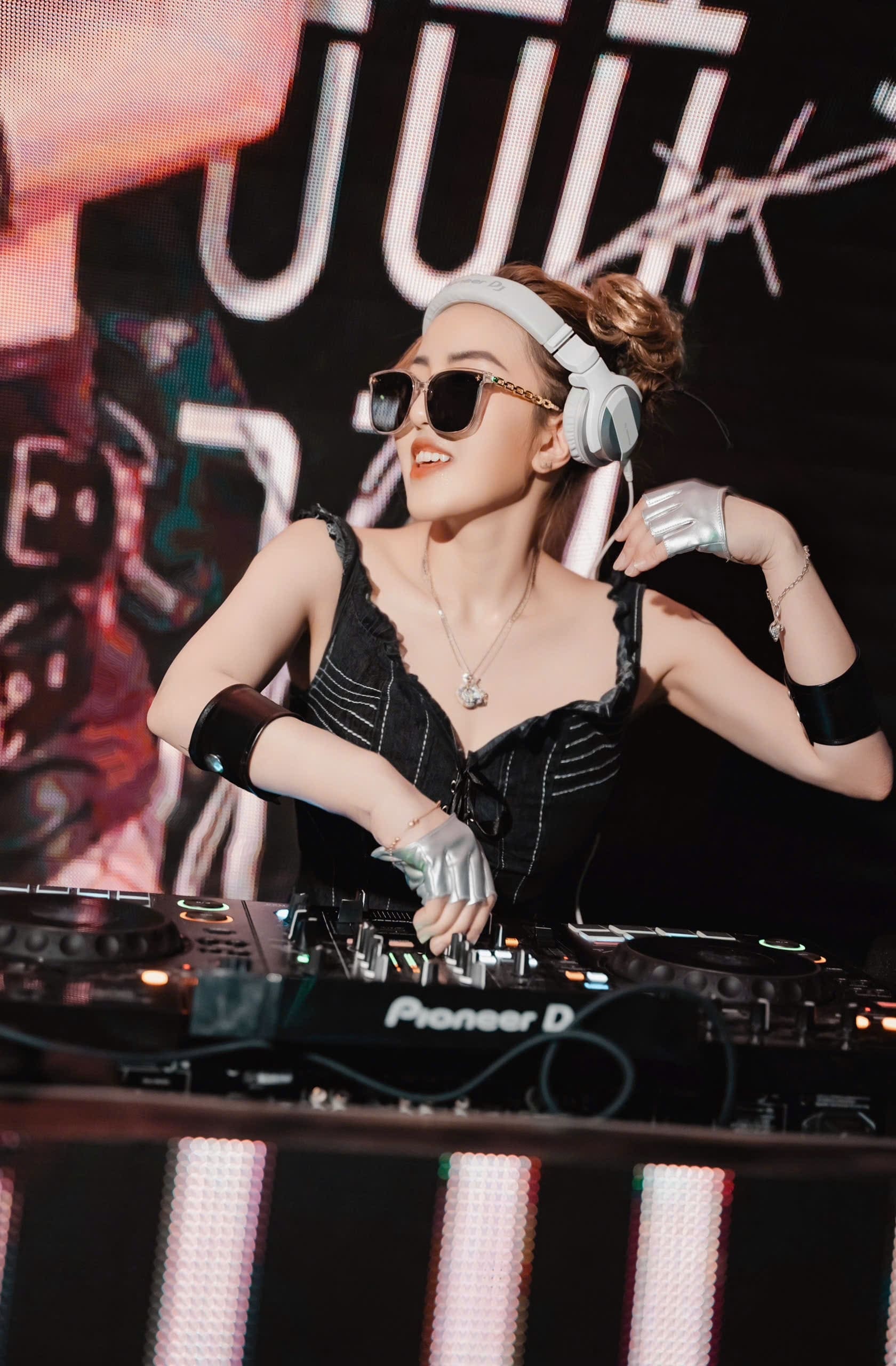 dj-chibi-1