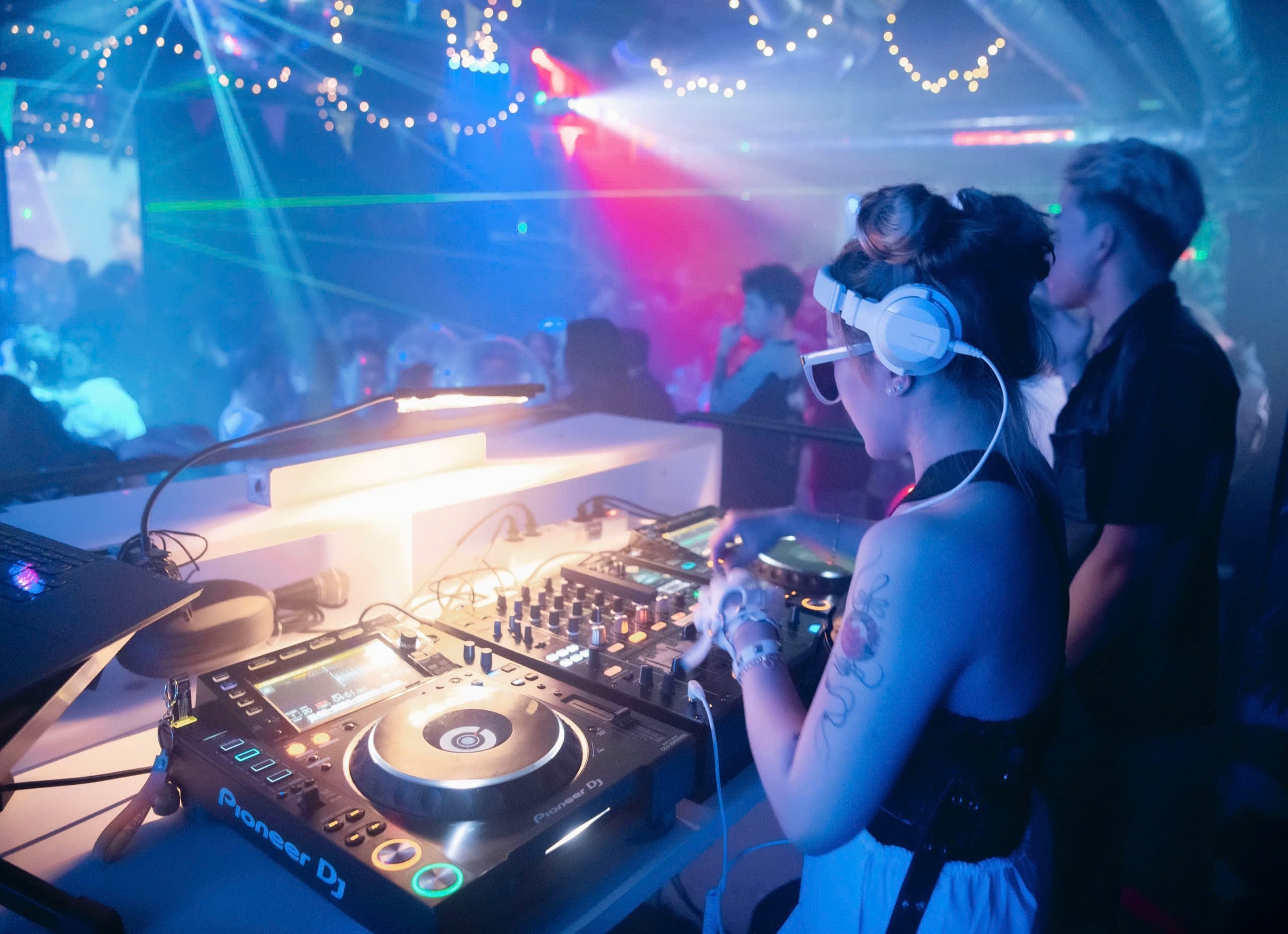 dj-chibi-2