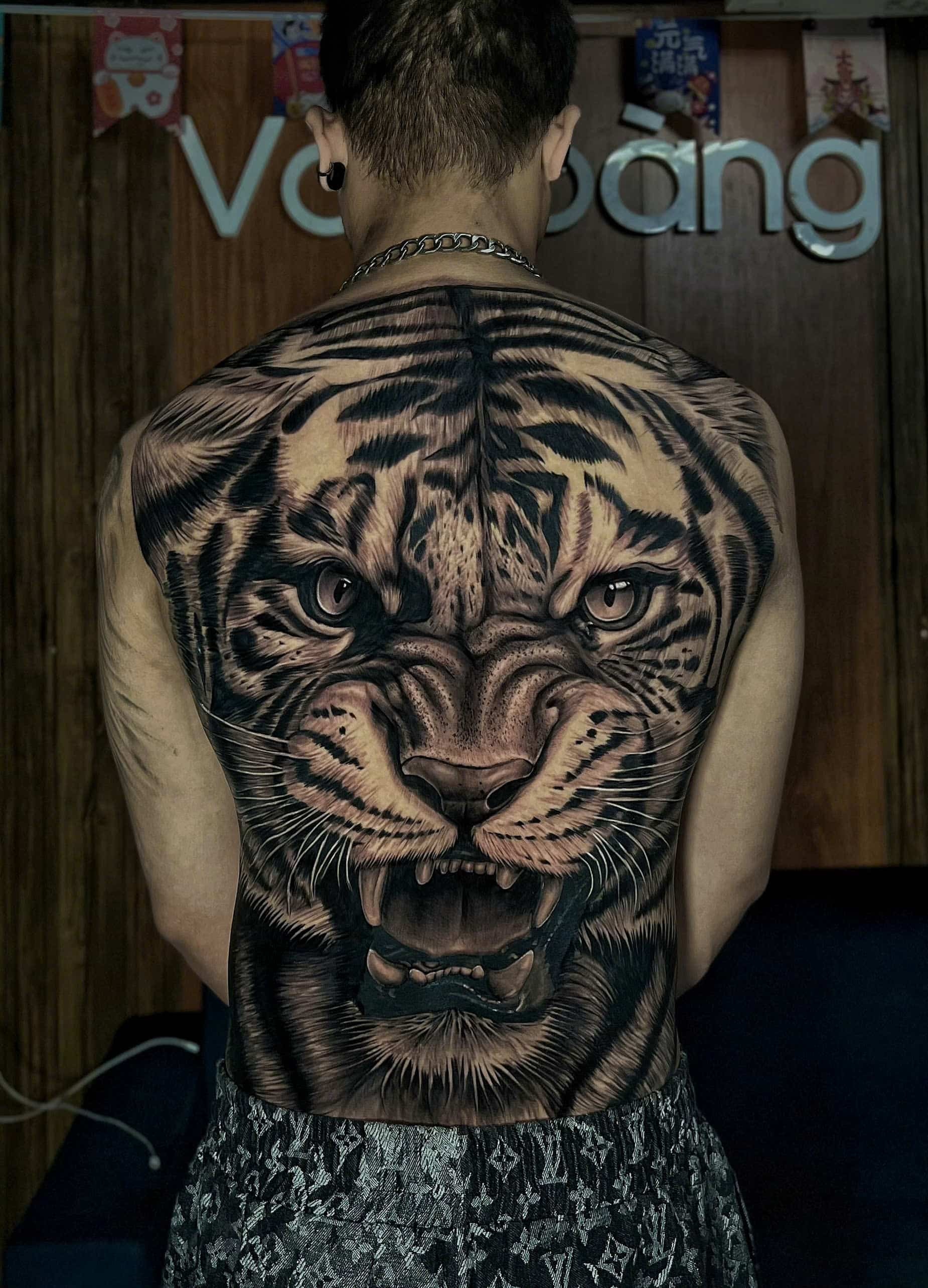 vo-hoang-2