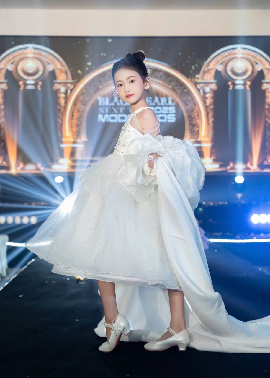 Model kids Huỳnh Lê Thảo Trân - 1