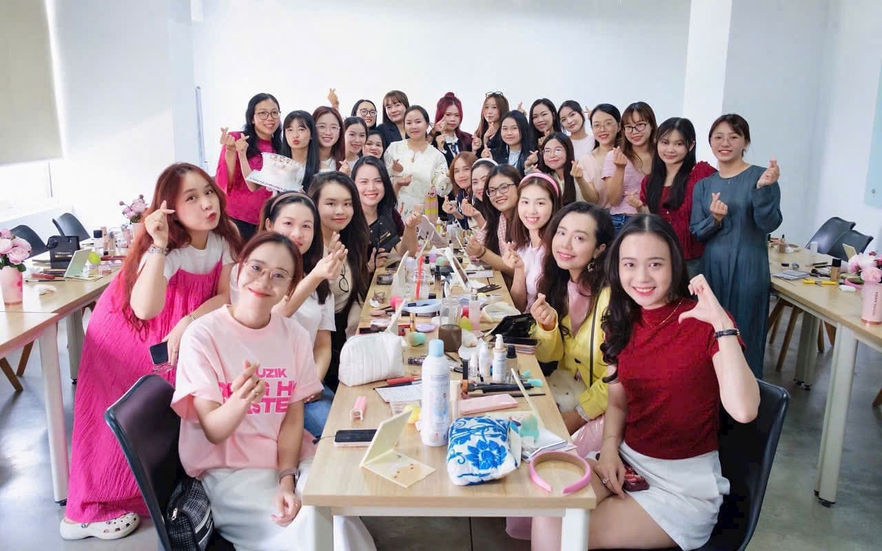 Mỗi lớp học đều đầy ắp sự nhiệt huyết và tâm huyết