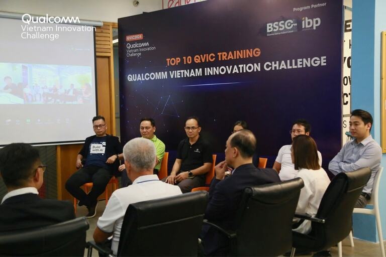 10 đội vào Chung kết Thử thách đổi mới sáng tạo Qualcomm Việt Nam 2025