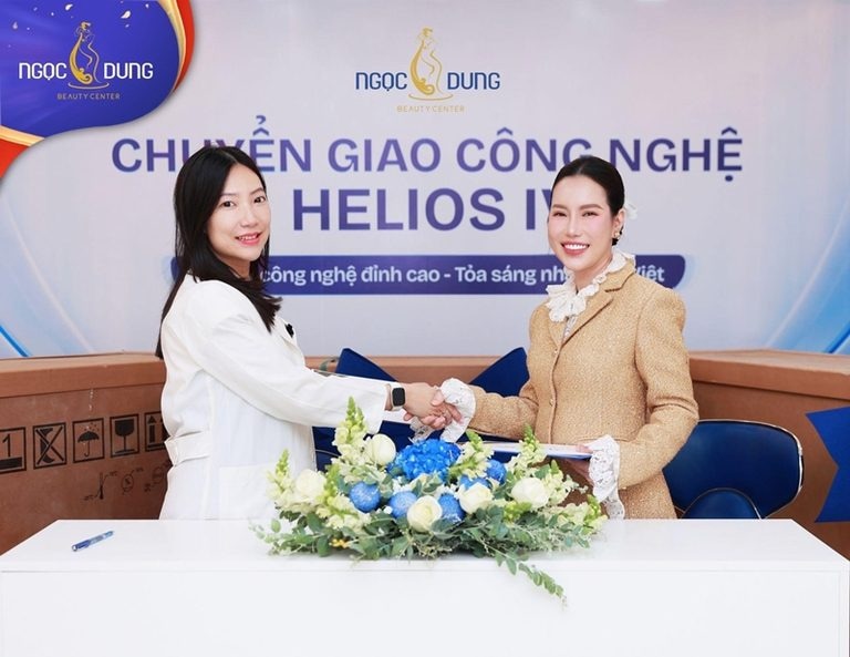 Bà Lê Thái Ngọc – Phó Tổng giám đốc Hệ thống TMV Ngọc Dung trong buổi lễ chuyển giao thêm máy Helios IV ngày 10/2/205