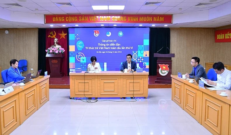 Đại diện Trung ương Đoàn và các đơn vị liên quan tham dự buổi gặp gỡ báo chí. (Ảnh: Nhân Dân)