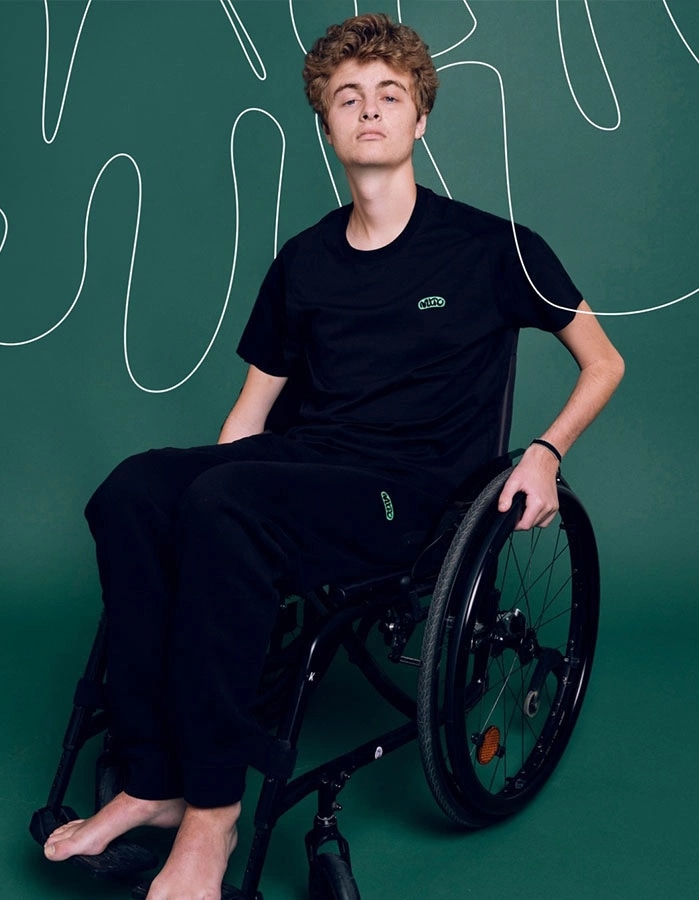 Hoàng tử Frederik phải ngồi xe lăn do bệnh tật trước khi qua đời. Ảnh: Polgfoundation