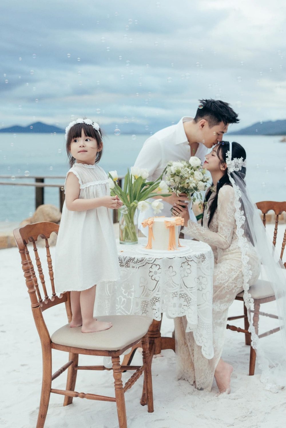 Dàn sao hội tại cùng với “Gia đình Pam Yêu Ơi” tại Nha Trang