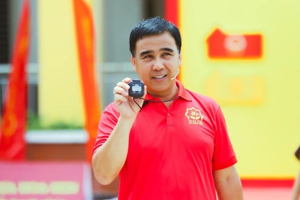 Tập đoàn Hoa Sen xem xét khởi kiện MC Quyền Linh?