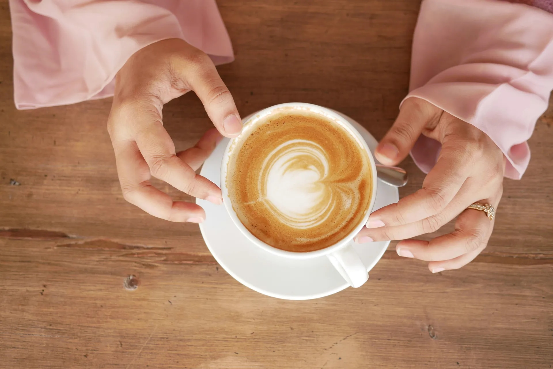 Cà phê giúp phụ nữ khỏe mạnh và minh mẫn khi về già. Ảnh: Unsplash