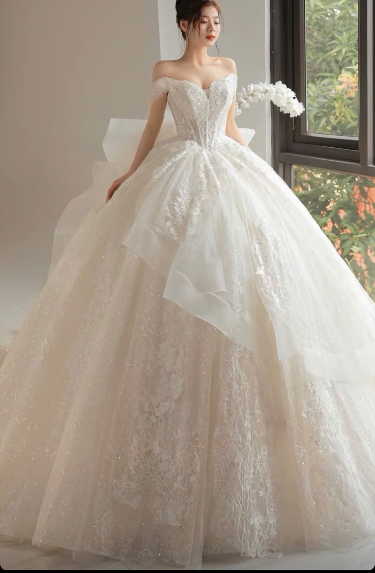 Lợi thế khác biệt của HALIE STUDIO: váy cưới may theo yêu cầu, tinh tế vừa dáng, chuẩn thẩm mỹ Nhật, giá thành hợp lý