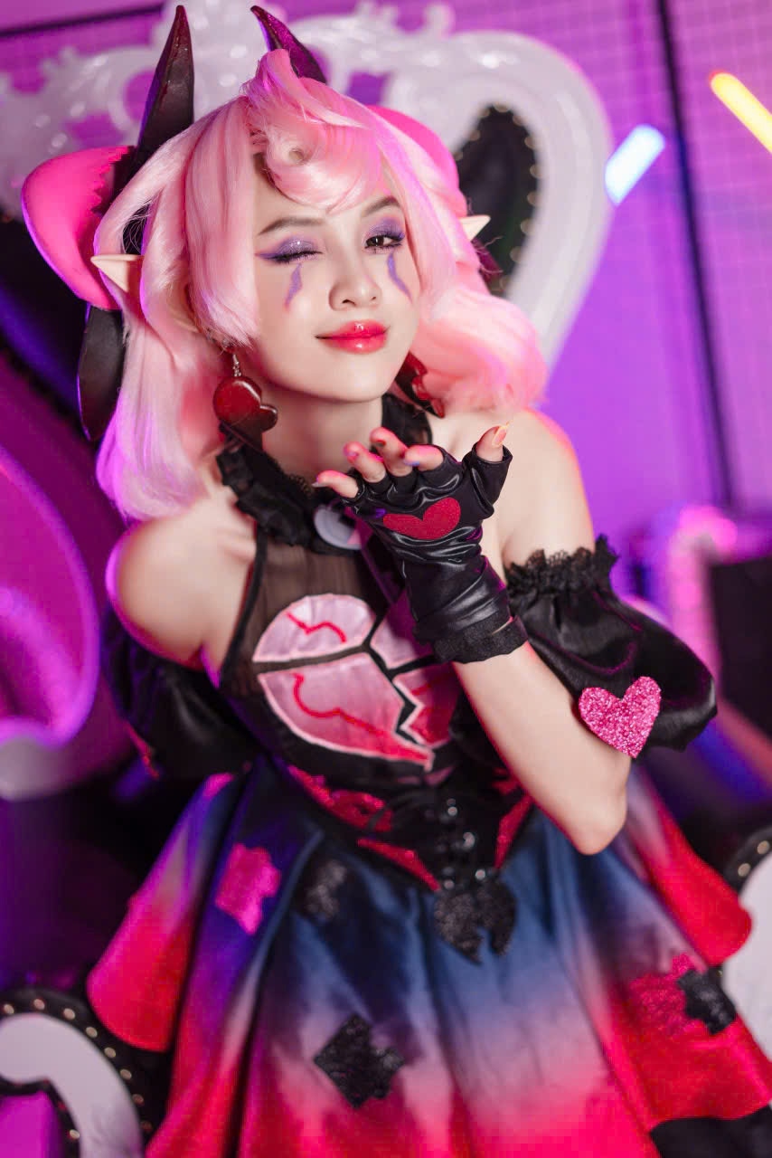 Veera dần tiến xa hơn bằng chính thực lực của mình