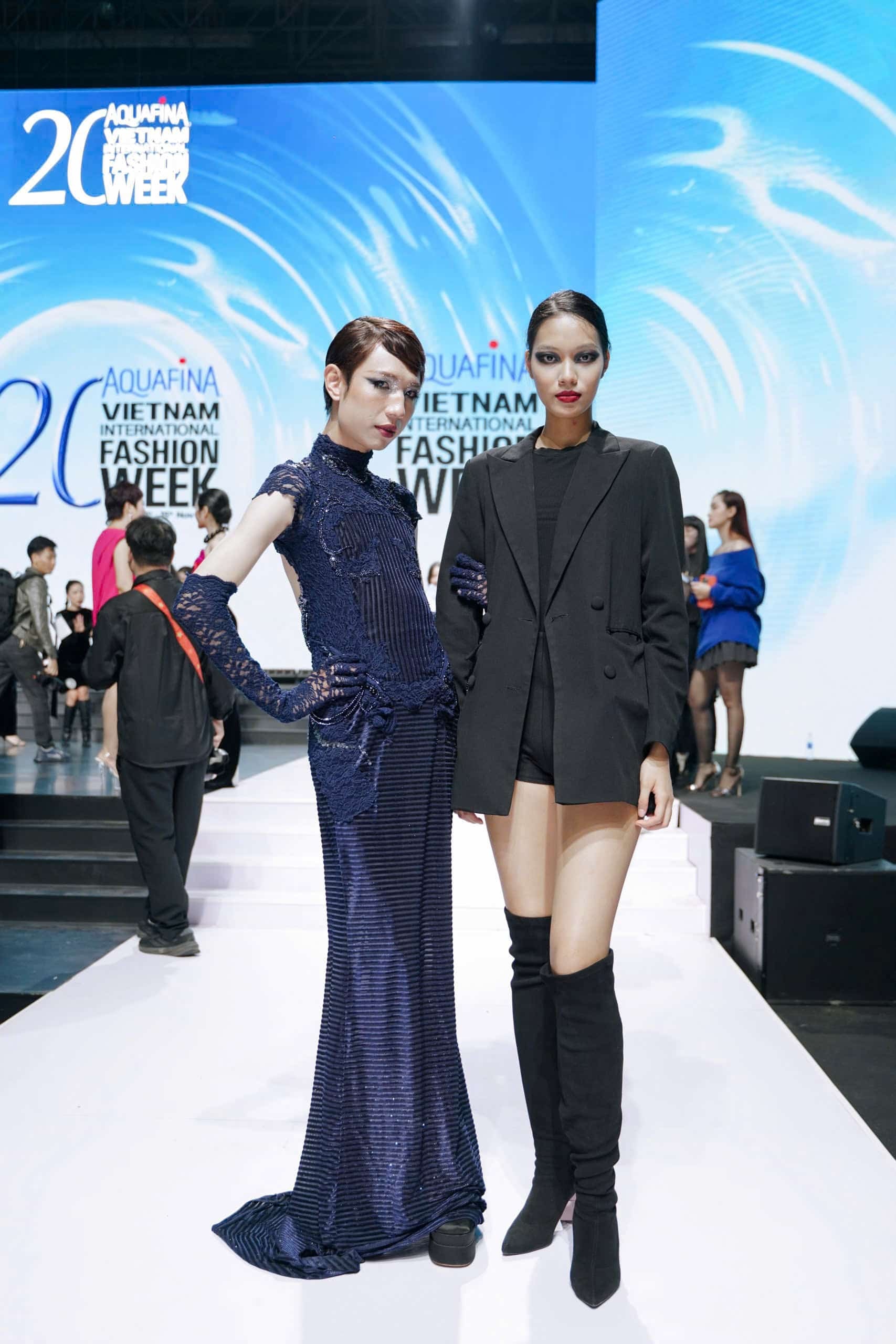 Quang Huy chụp hình kỷ niệm cùng với quán quân Vietnam's Next Top Model 2025 Lại Mai Hoa