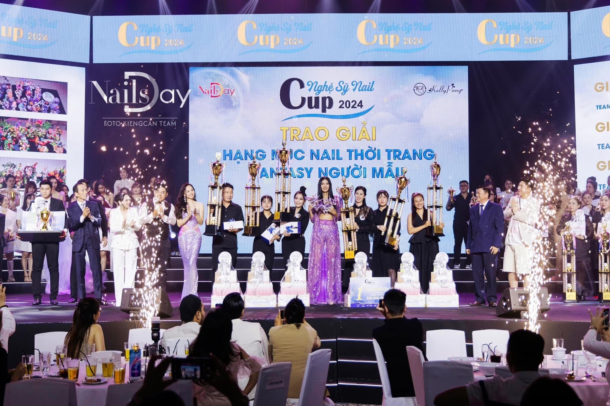 Ý Phương với rất nhiều thành tựu sáng giá trong nghề