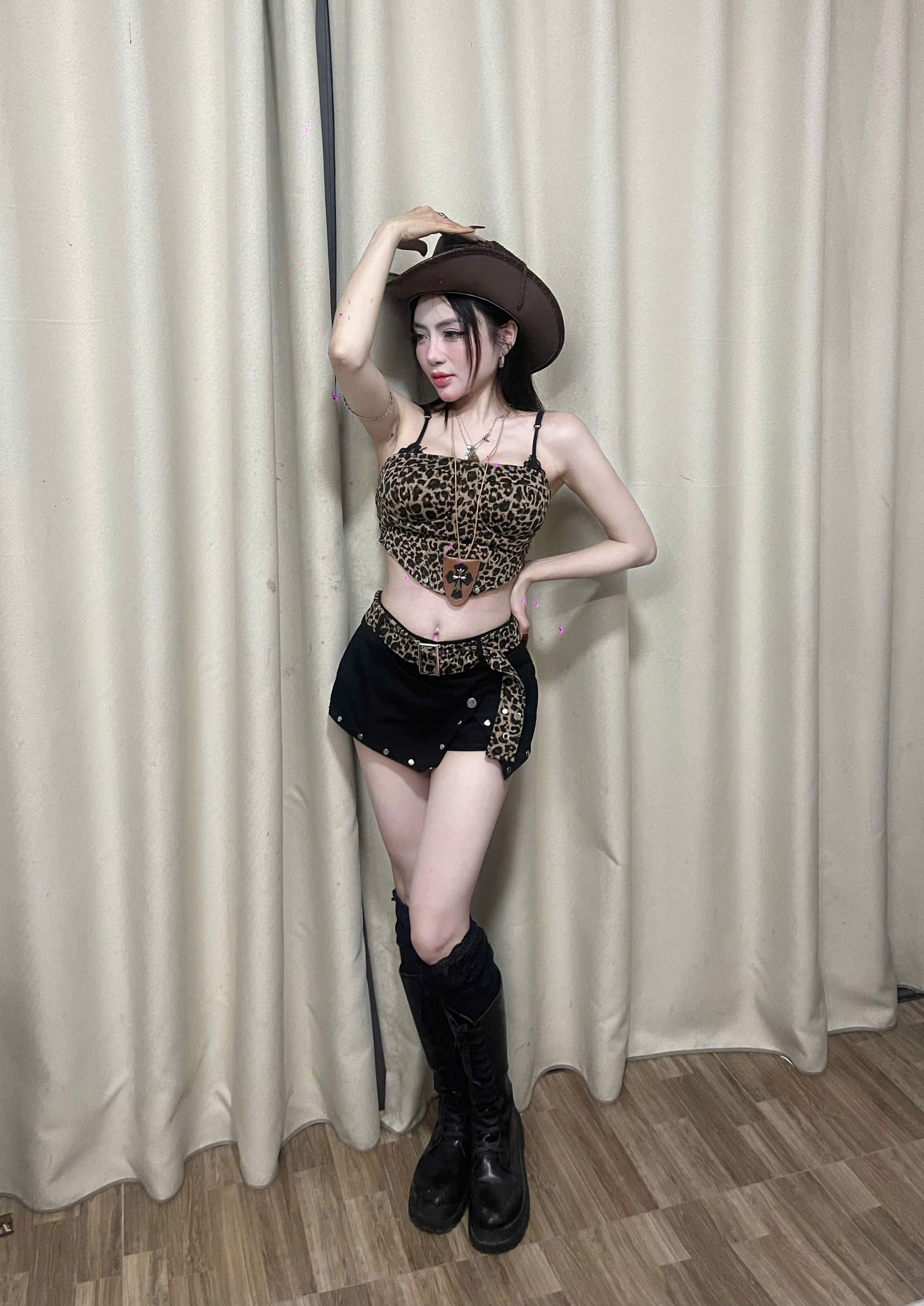 DJ Scarlet-T (Nguyễn Thị Phương Thảo) - 1