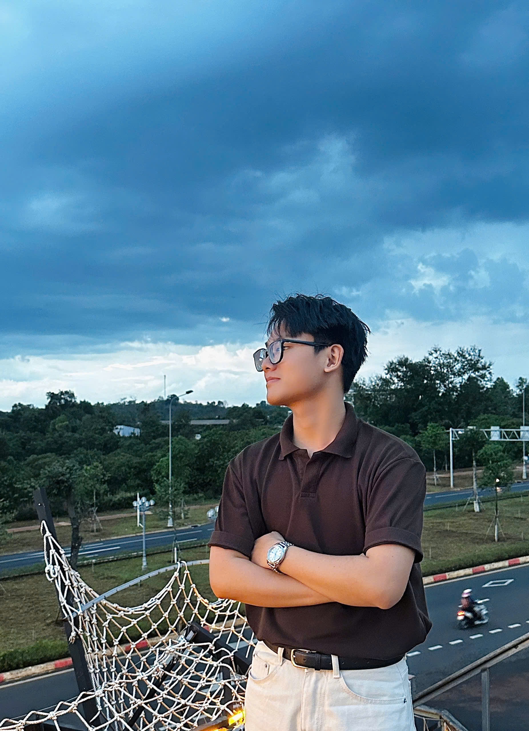 Nam hoạ sĩ trẻ Doãn Văn Trung