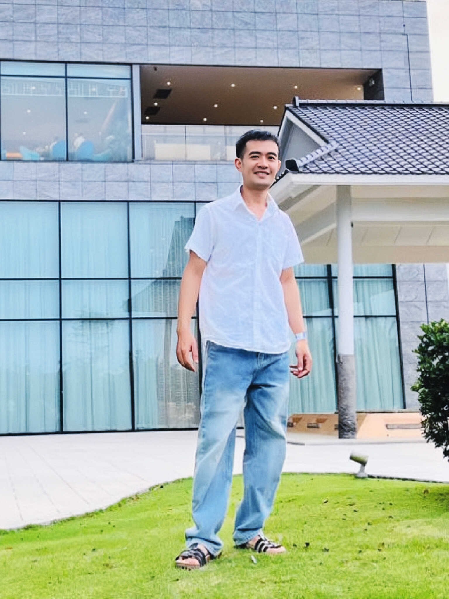 Nam hoạ sĩ Đỗ Tuấn Tài