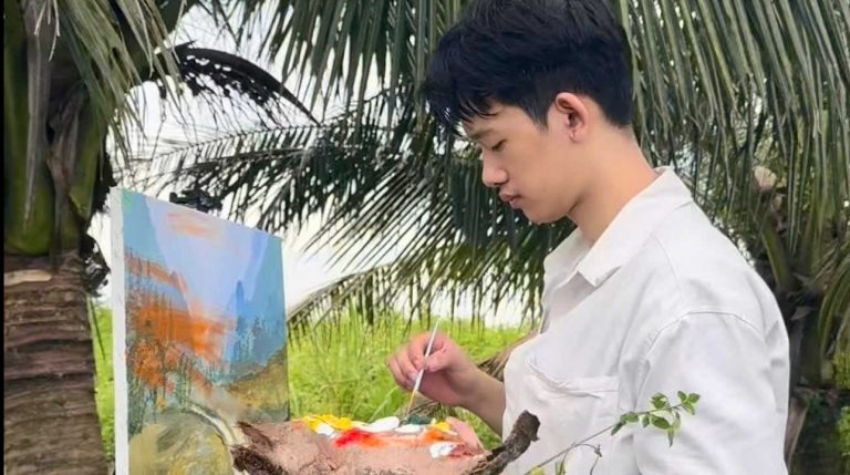 Khánh Hay Vẽ: Chàng họa sĩ tự học viết tiếp giấc mơ từ những nét cọ của đam mê