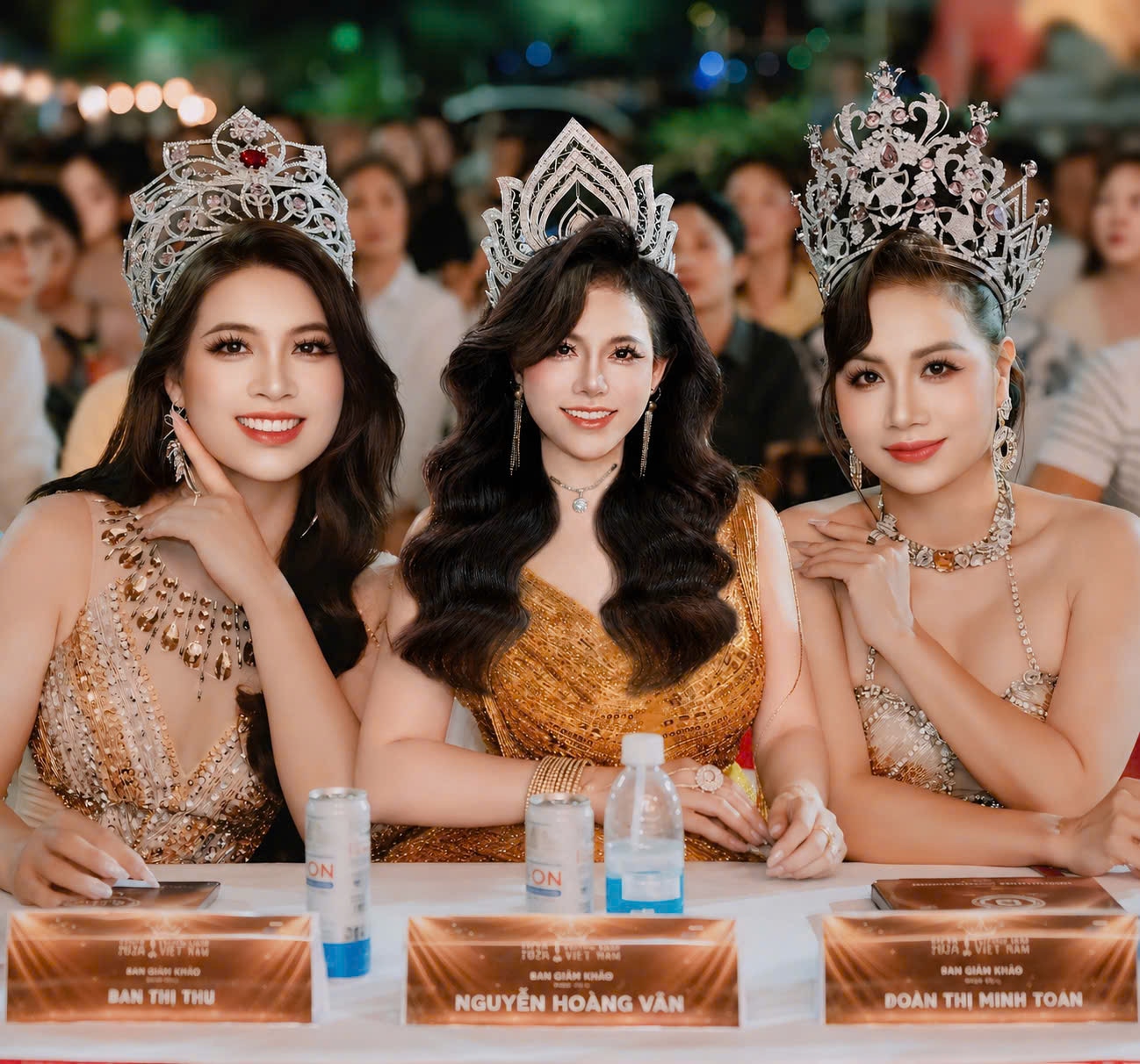 Bộ ba BGK quyền lực: Ban Thu - Hoàng Vân - Minh Toán được thực hiện layout makeup hair từ Nguyên Phát