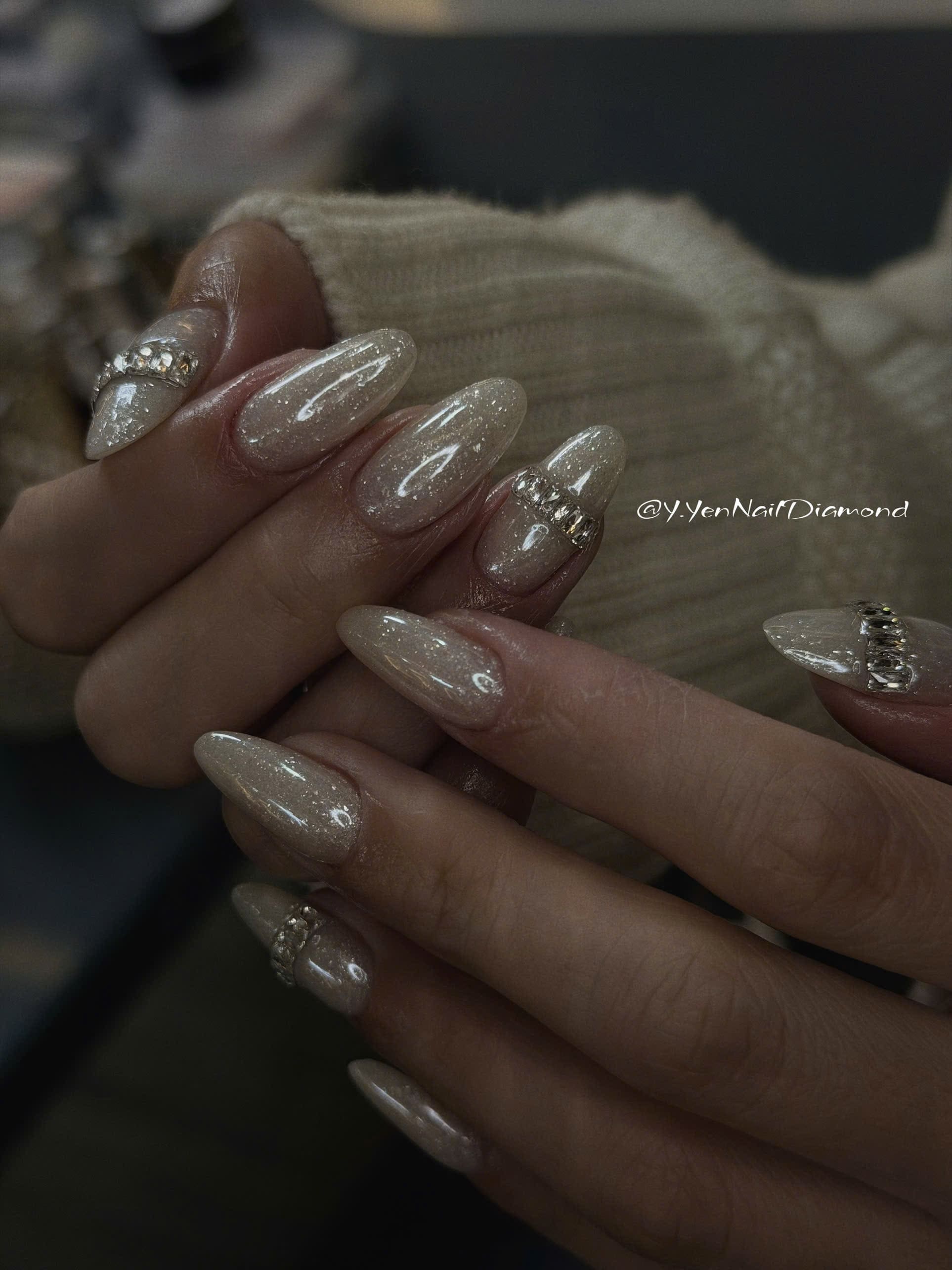 Mẫu thiết kế móng tinh tế, tỉ mỉ do Y.Yen Nail Diamond thực hiện